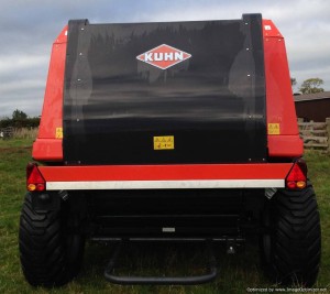 kuhn FB2135 baler (1)